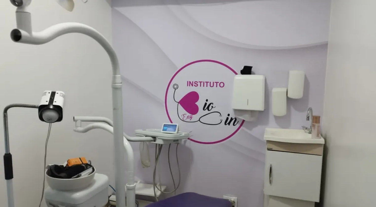 Falsa médica é presa dentro de clínica na Baixada Fluminense